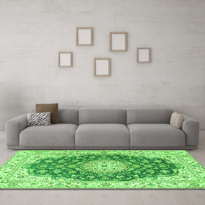 Machine Washable Persian Green Traditional Area Rugs in a Living Room,, wshtr2646grn