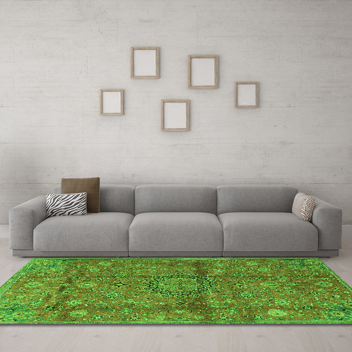 Machine Washable Medallion Green Traditional Area Rugs in a Living Room,, wshtr2649grn