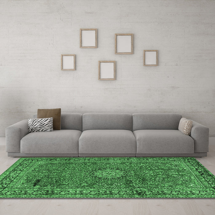 Machine Washable Persian Emerald Green Traditional Area Rugs in a Living Room,, wshtr2651emgrn