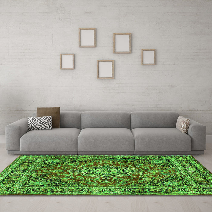 Machine Washable Medallion Green Traditional Area Rugs in a Living Room,, wshtr2654grn