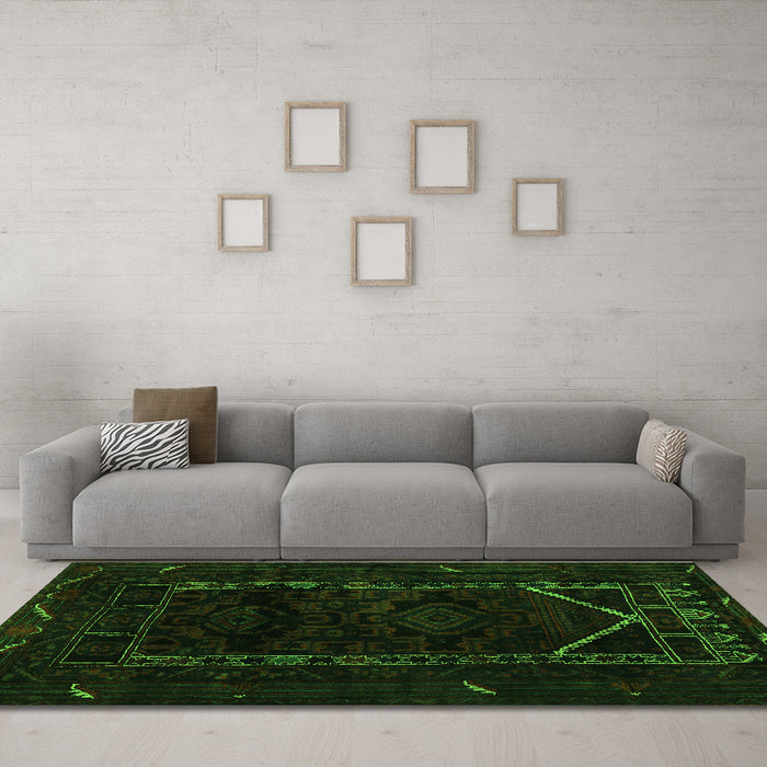 Machine Washable Persian Green Traditional Area Rugs in a Living Room,, wshtr2656grn