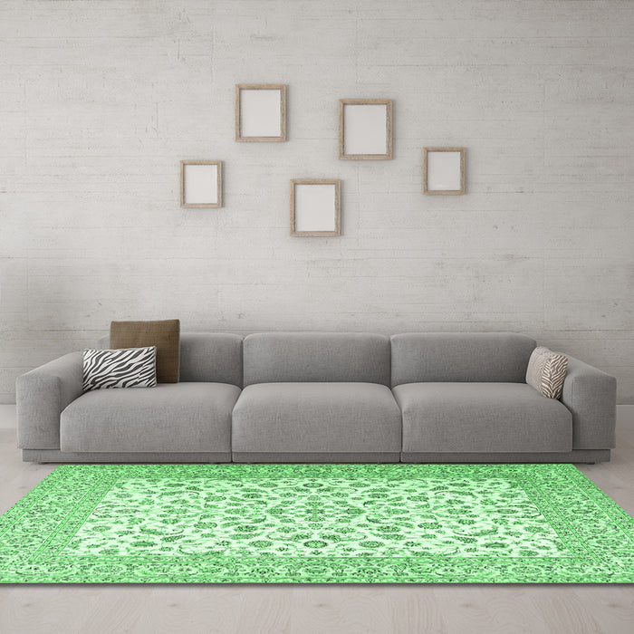 Machine Washable Persian Emerald Green Traditional Area Rugs in a Living Room,, wshtr2659emgrn
