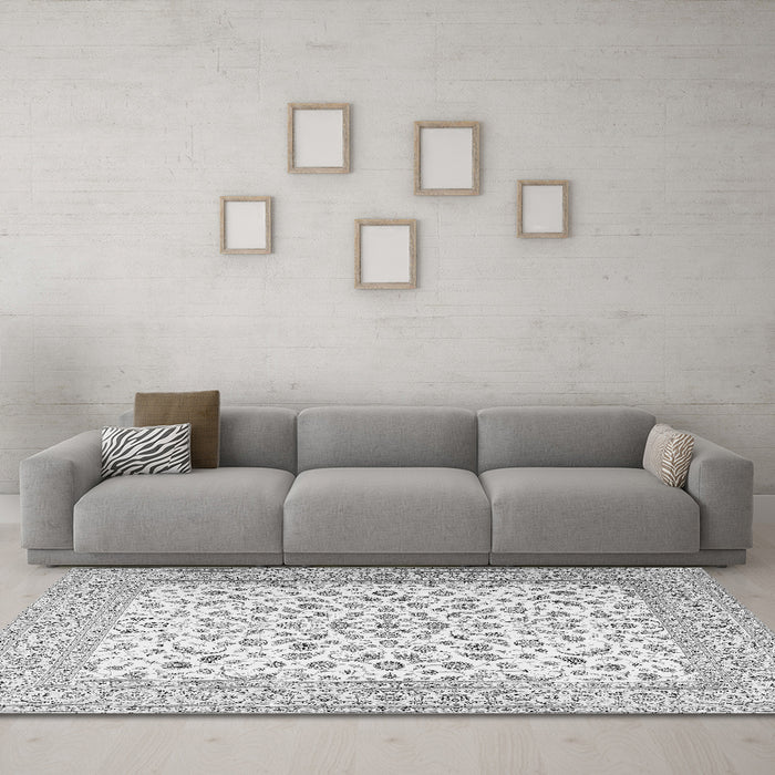 Machine Washable Persian Gray Traditional Rug in a Living Room,, wshtr2659gry