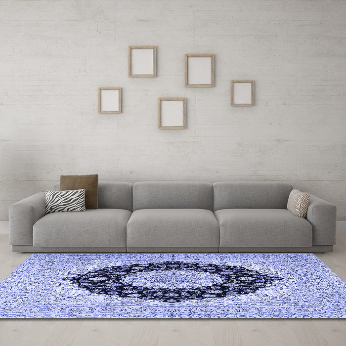 Machine Washable Medallion Blue Traditional Rug in a Living Room, wshtr2660blu