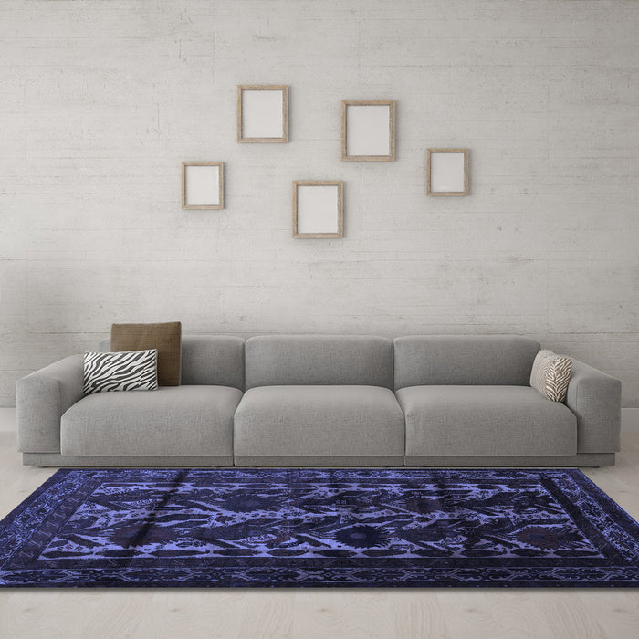 Machine Washable Persian Blue Traditional Rug in a Living Room, wshtr2668blu