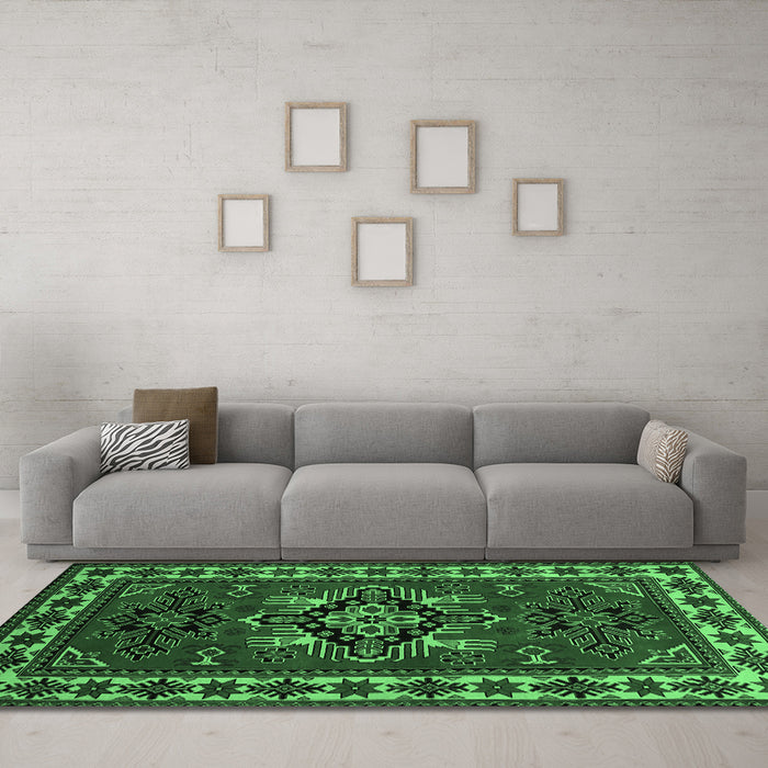 Machine Washable Persian Emerald Green Traditional Area Rugs in a Living Room,, wshtr266emgrn