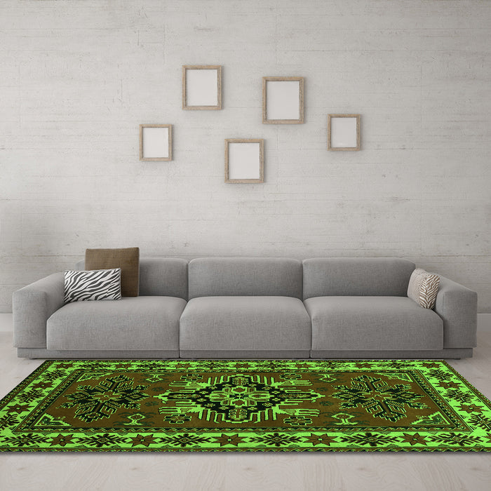 Machine Washable Persian Green Traditional Area Rugs in a Living Room,, wshtr266grn