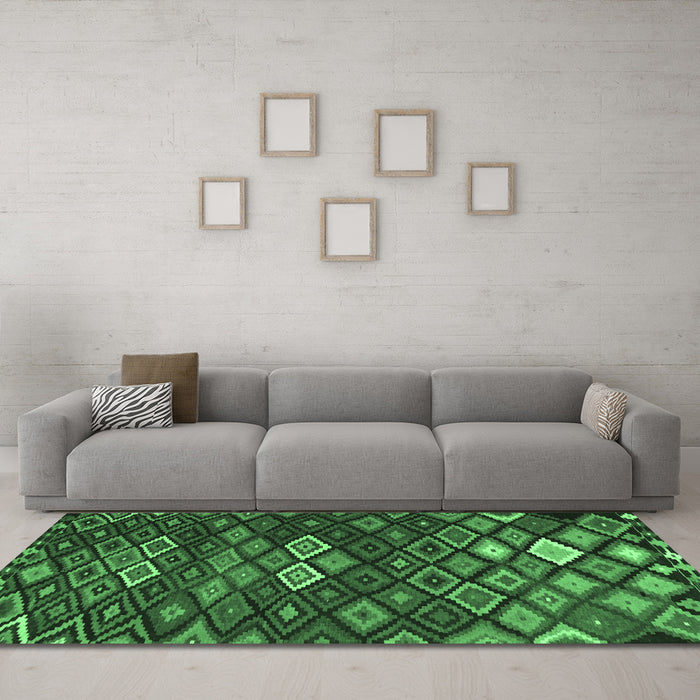 Machine Washable Persian Emerald Green Traditional Area Rugs in a Living Room,, wshtr2671emgrn