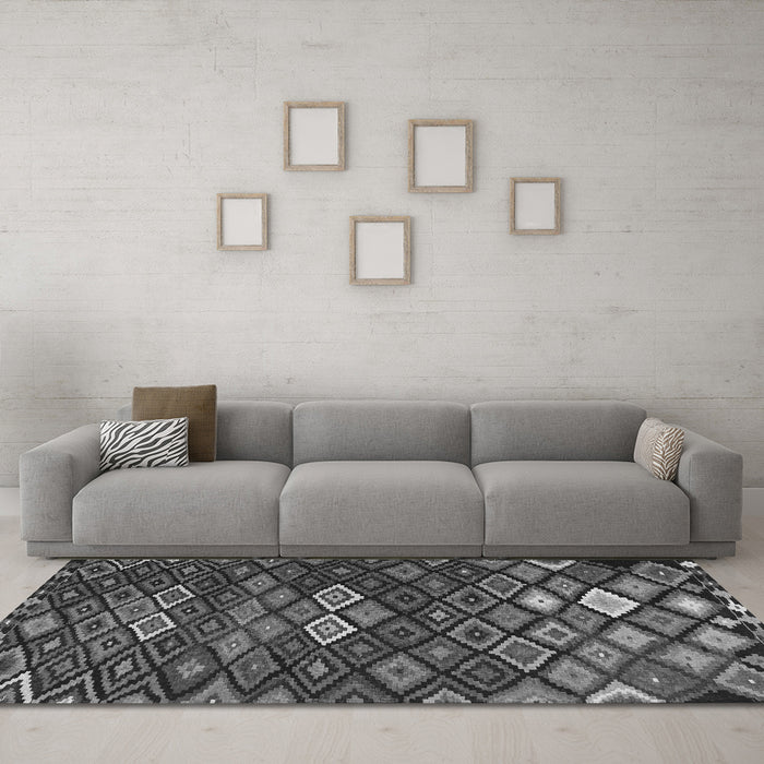 Machine Washable Persian Gray Traditional Rug in a Living Room,, wshtr2671gry