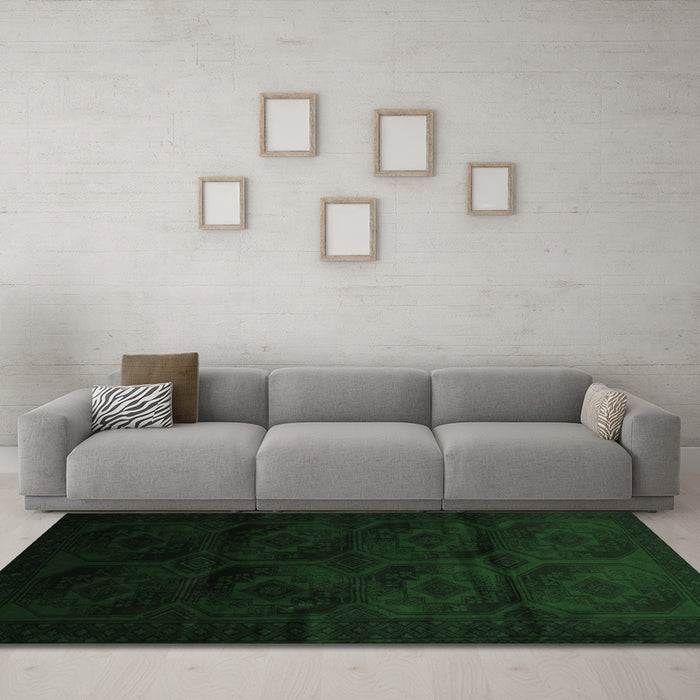 Machine Washable Persian Emerald Green Traditional Area Rugs in a Living Room,, wshtr2672emgrn
