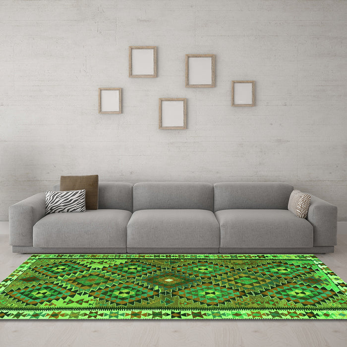 Machine Washable Persian Green Traditional Area Rugs in a Living Room,, wshtr2673grn