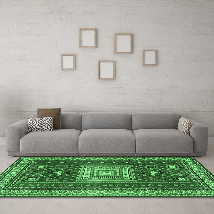 Machine Washable Geometric Emerald Green Traditional Area Rugs in a Living Room,, wshtr2678emgrn