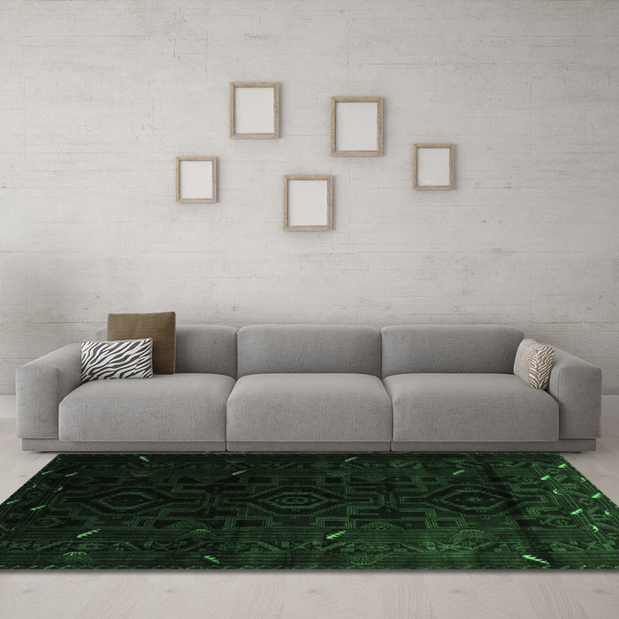 Machine Washable Persian Emerald Green Traditional Area Rugs in a Living Room,, wshtr2680emgrn