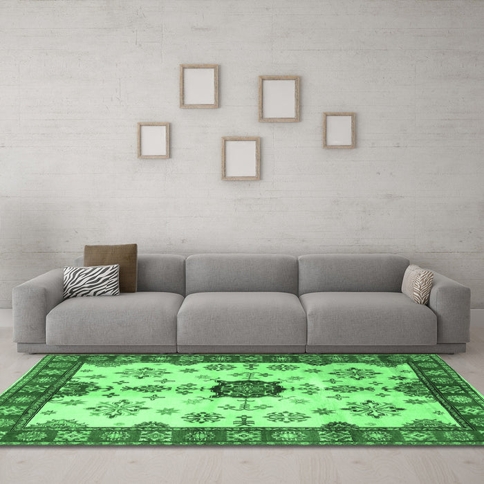 Machine Washable Geometric Emerald Green Traditional Area Rugs in a Living Room,, wshtr2683emgrn