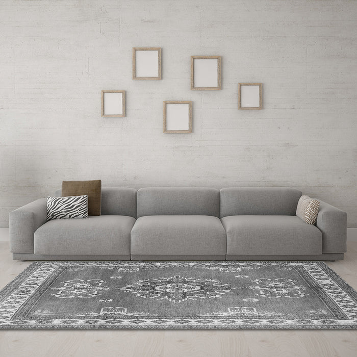 Machine Washable Persian Gray Traditional Rug in a Living Room,, wshtr2685gry