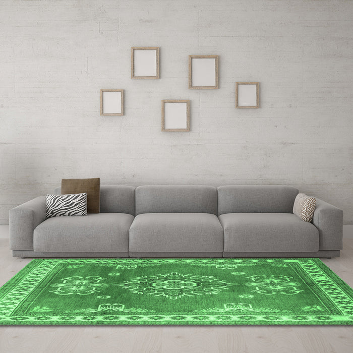 Machine Washable Persian Emerald Green Traditional Area Rugs in a Living Room,, wshtr2685emgrn