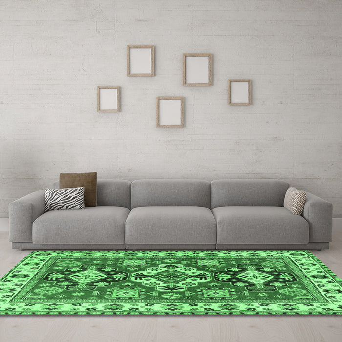 Machine Washable Persian Emerald Green Traditional Area Rugs in a Living Room,, wshtr2686emgrn