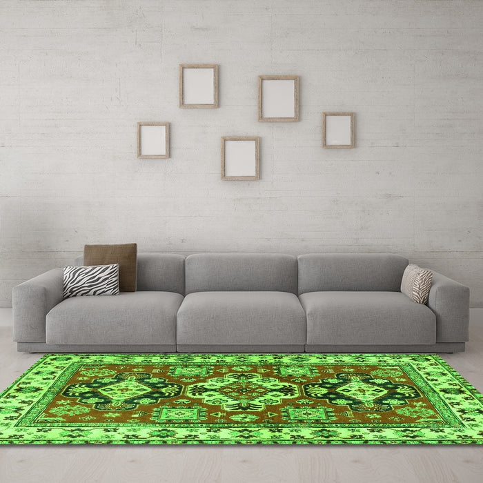 Machine Washable Persian Green Traditional Area Rugs in a Living Room,, wshtr2686grn