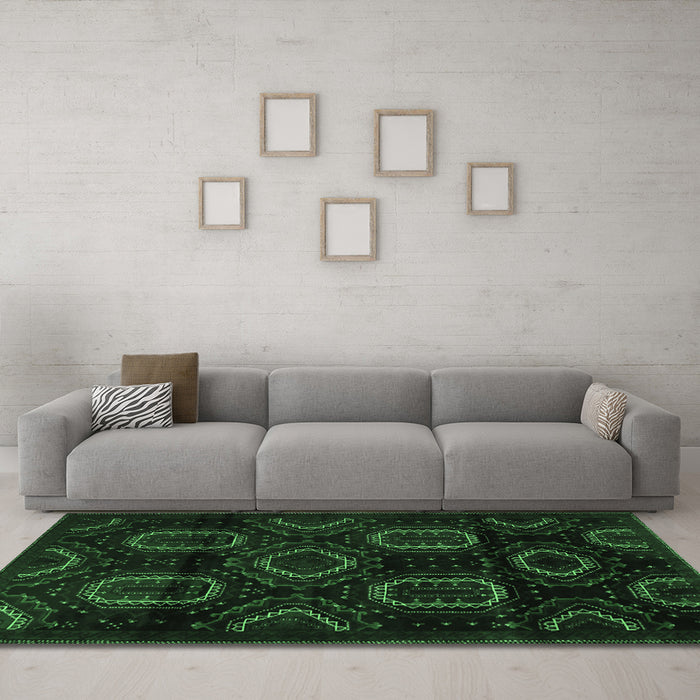 Machine Washable Persian Emerald Green Traditional Area Rugs in a Living Room,, wshtr2687emgrn