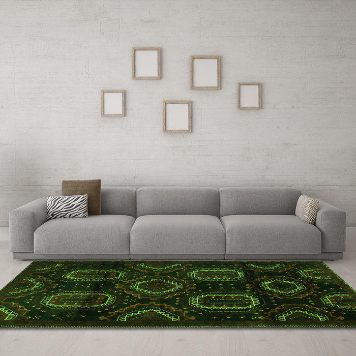 Machine Washable Persian Green Traditional Area Rugs in a Living Room,, wshtr2687grn