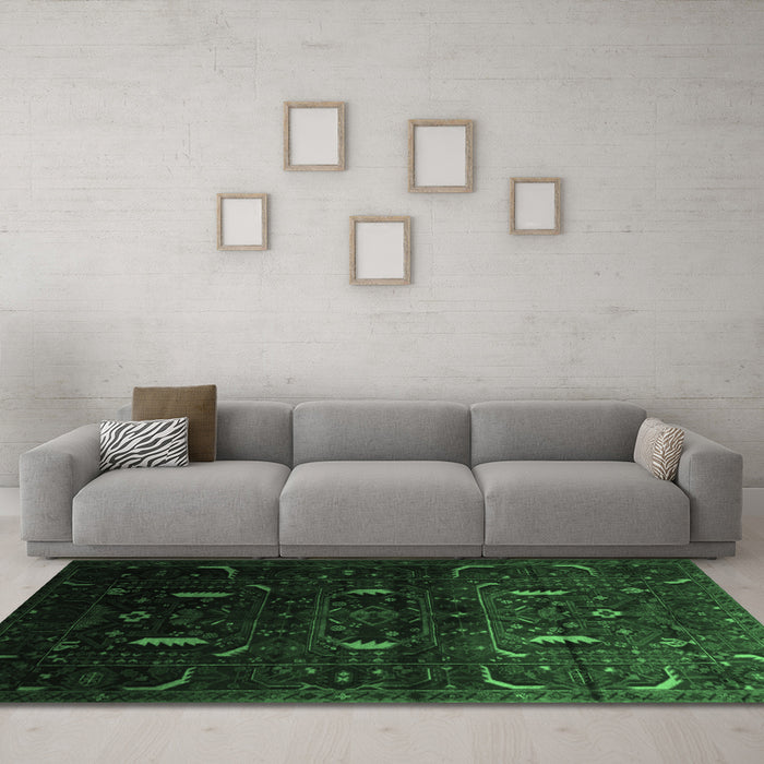 Machine Washable Persian Emerald Green Traditional Area Rugs in a Living Room,, wshtr2688emgrn