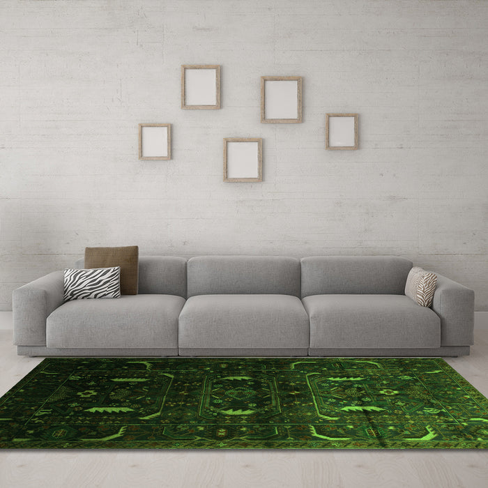 Machine Washable Persian Green Traditional Area Rugs in a Living Room,, wshtr2688grn