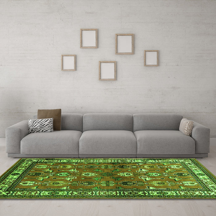 Machine Washable Animal Green Traditional Area Rugs in a Living Room,, wshtr268grn
