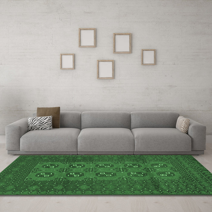 Machine Washable Persian Emerald Green Traditional Area Rugs in a Living Room,, wshtr2690emgrn