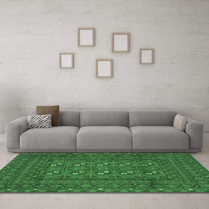 Machine Washable Persian Emerald Green Traditional Area Rugs in a Living Room,, wshtr2691emgrn