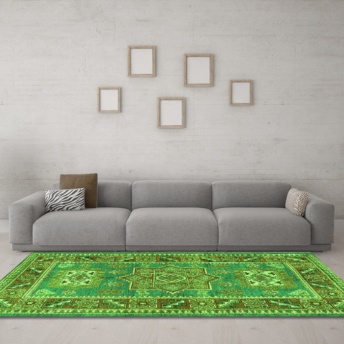 Machine Washable Geometric Green Traditional Area Rugs in a Living Room,, wshtr2693grn