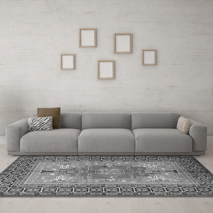 Machine Washable Persian Gray Traditional Rug in a Living Room,, wshtr2694gry