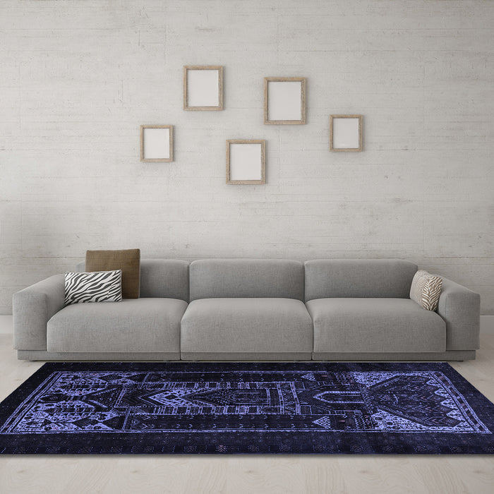 Machine Washable Persian Blue Traditional Rug in a Living Room, wshtr2695blu