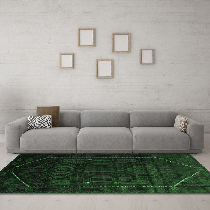 Machine Washable Persian Emerald Green Traditional Area Rugs in a Living Room,, wshtr2698emgrn