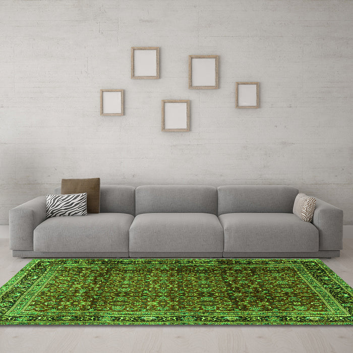 Machine Washable Persian Green Traditional Area Rugs in a Living Room,, wshtr2699grn