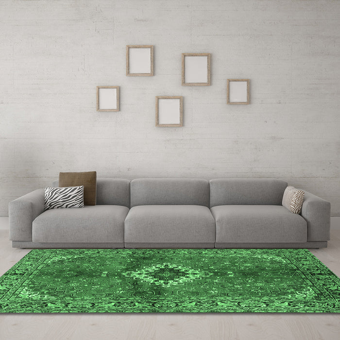Machine Washable Persian Emerald Green Traditional Area Rugs in a Living Room,, wshtr2700emgrn