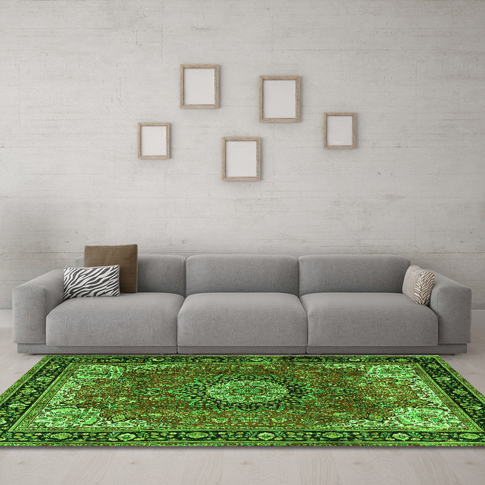 Machine Washable Persian Green Traditional Area Rugs in a Living Room,, wshtr2701grn