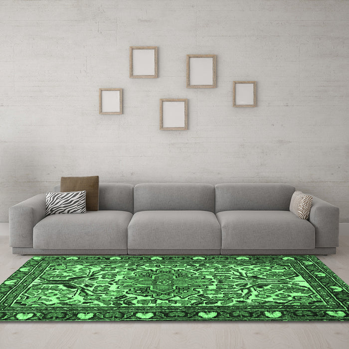 Machine Washable Persian Emerald Green Traditional Area Rugs in a Living Room,, wshtr2705emgrn