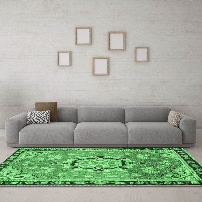 Machine Washable Persian Emerald Green Traditional Area Rugs in a Living Room,, wshtr2706emgrn