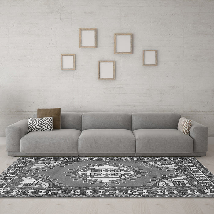 Machine Washable Persian Gray Traditional Rug in a Living Room,, wshtr2707gry