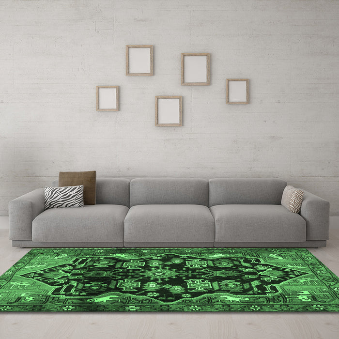 Machine Washable Persian Emerald Green Traditional Area Rugs in a Living Room,, wshtr2711emgrn