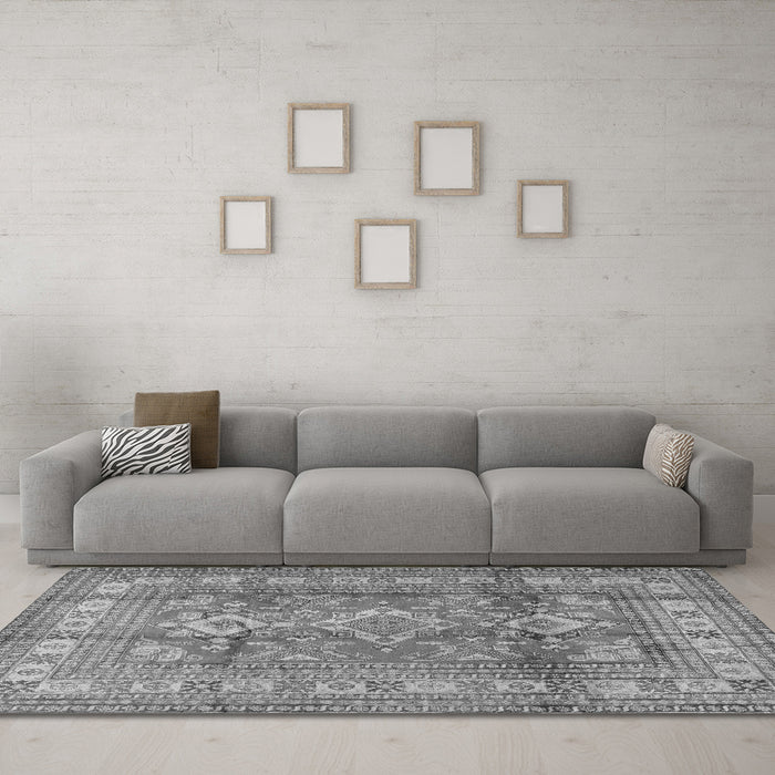 Machine Washable Geometric Gray Traditional Rug in a Living Room,, wshtr2716gry