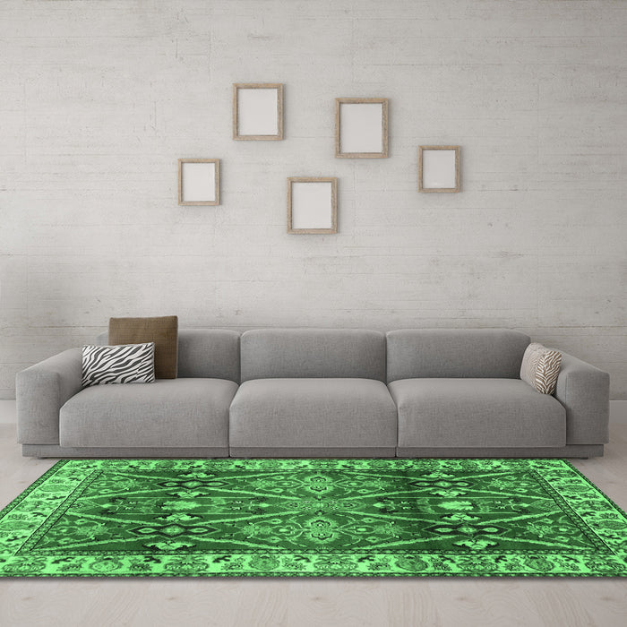 Machine Washable Geometric Emerald Green Traditional Area Rugs in a Living Room,, wshtr2717emgrn