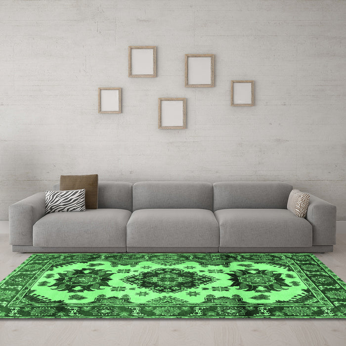 Machine Washable Geometric Emerald Green Traditional Area Rugs in a Living Room,, wshtr2719emgrn