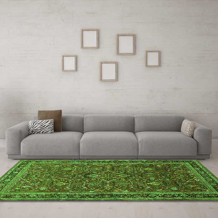 Machine Washable Persian Green Traditional Area Rugs in a Living Room,, wshtr271grn
