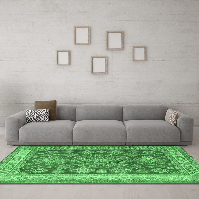 Machine Washable Persian Emerald Green Traditional Area Rugs in a Living Room,, wshtr2724emgrn