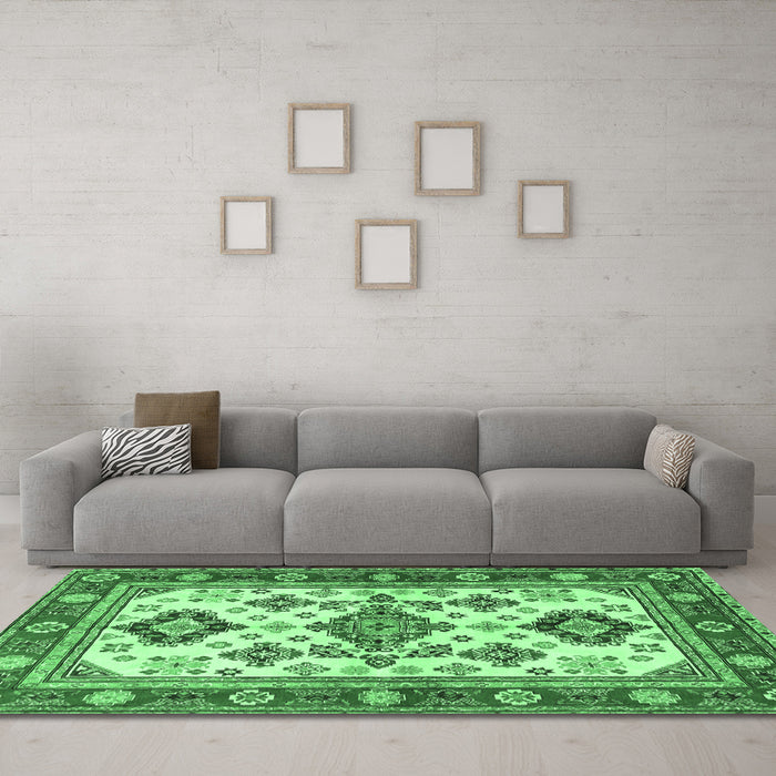 Machine Washable Persian Emerald Green Traditional Area Rugs in a Living Room,, wshtr2725emgrn