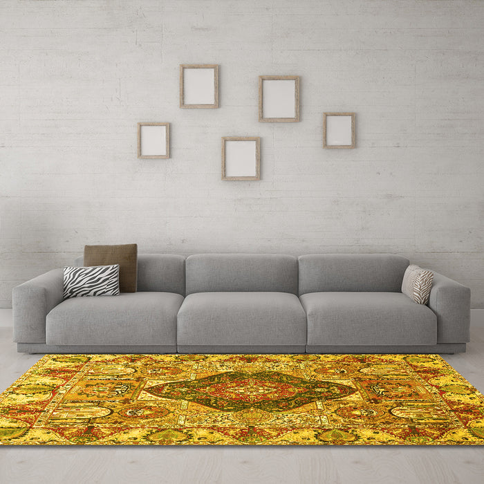 Machine Washable Animal Yellow Traditional Rug in a Living Room, wshtr272yw