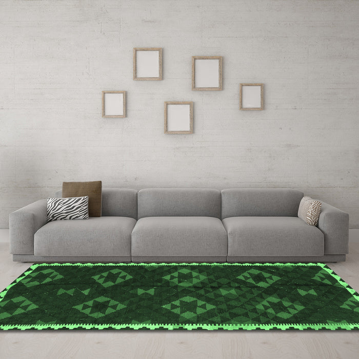Machine Washable Southwestern Emerald Green Country Area Rugs in a Living Room,, wshtr2731emgrn