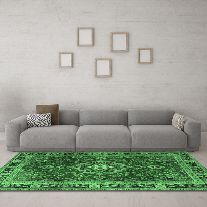 Machine Washable Persian Emerald Green Traditional Area Rugs in a Living Room,, wshtr2732emgrn