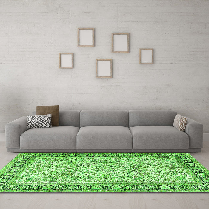 Machine Washable Persian Green Traditional Area Rugs in a Living Room,, wshtr2734grn